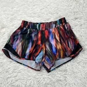 Lululemon Hotty Hot Short II *Long 4" Chroma Fusion Multi / Black